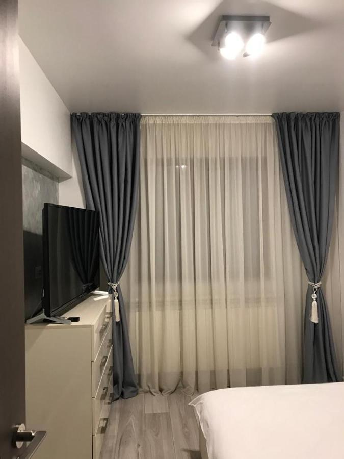 Elegant & Silver Luxury Apartment Craiova